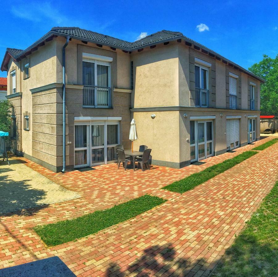 Iris Vendeghaz Apartment Hajduszoboszlo Luaran gambar